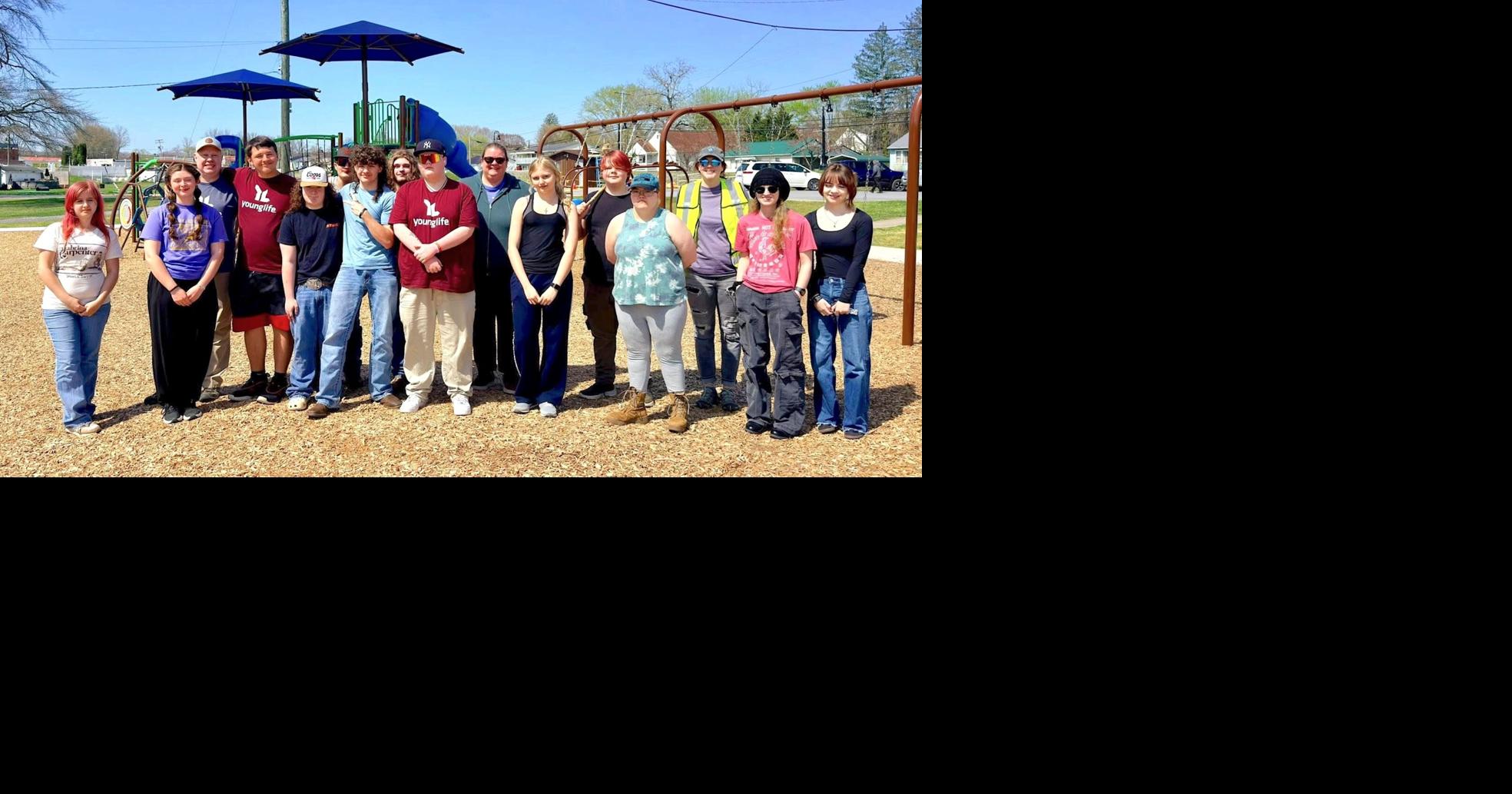 Students spruce up Oak Hill City Park