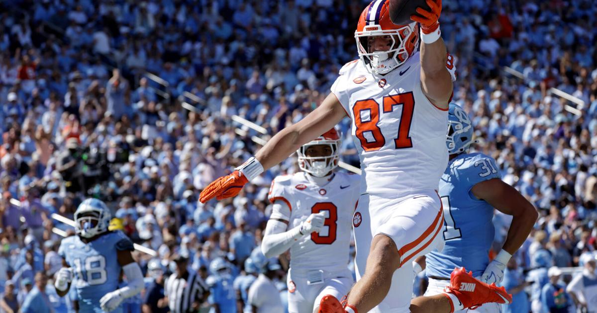 Clemson rolls out of open date by beating North Carolina 38-10 in Swinney-Belichick coaching matchup