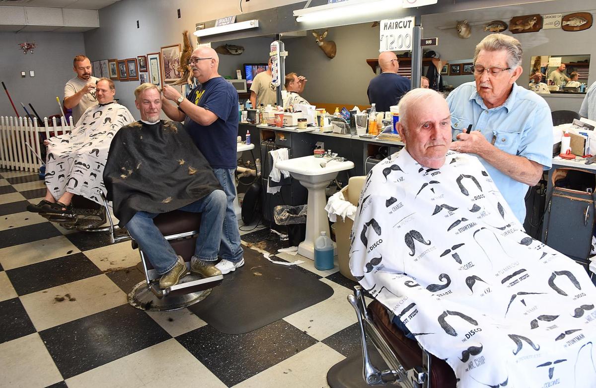 GALLERY Four generation Barber Shop Multimedia