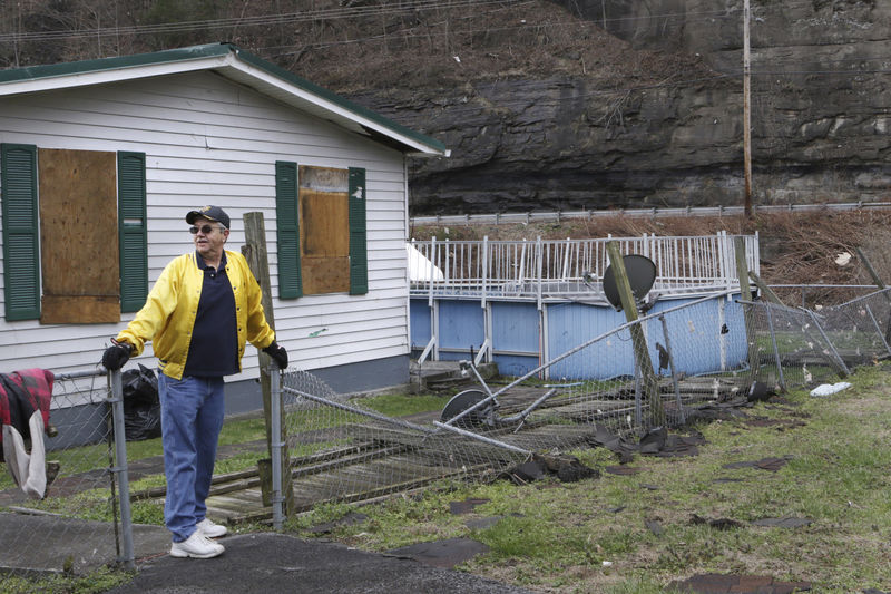 Bradshaw residents help one another rebuild (WITH VIDEO) News
