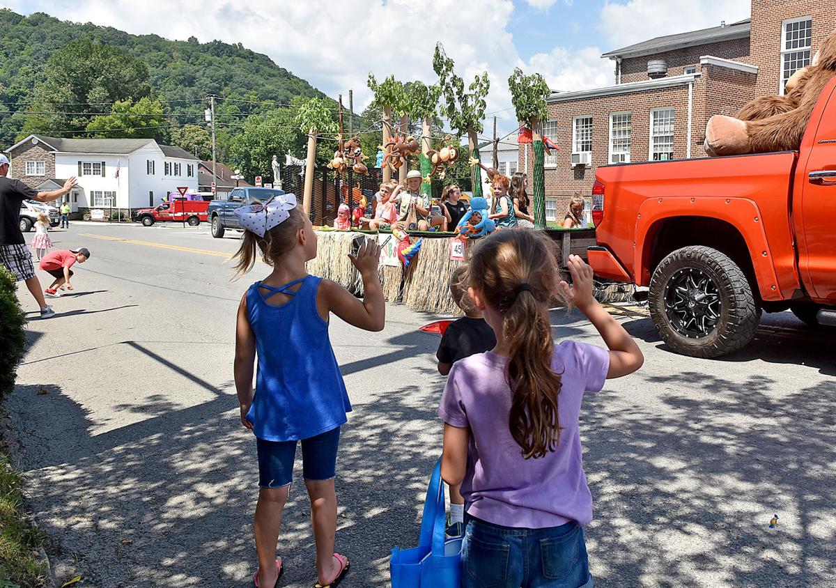 GALLERY Hinton Water Fest's Grand Parade Gallery