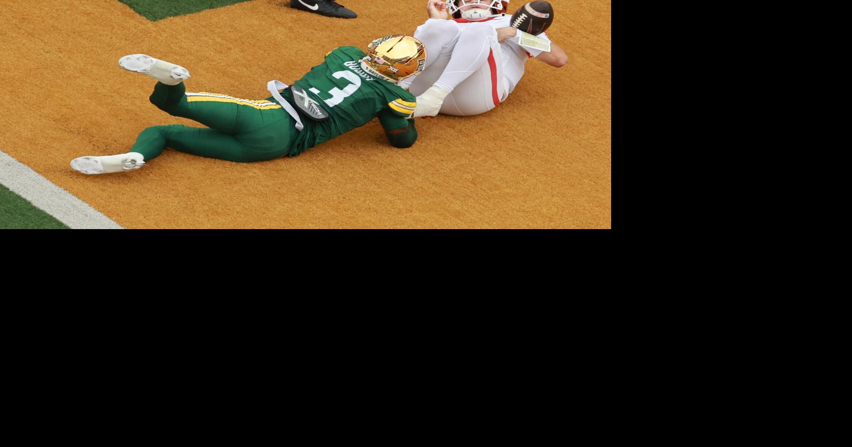 Conner Weigman accounts for 3 TDs as Houston wraps up 9-win regular season with 31-24 win at Baylor