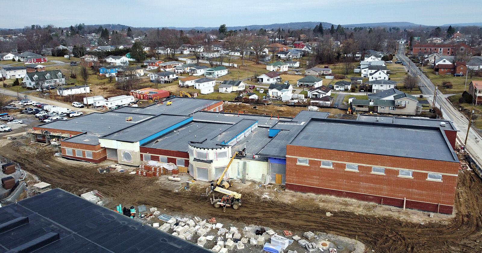 Stratton alumni to tour new elementary school - Vimarsana News