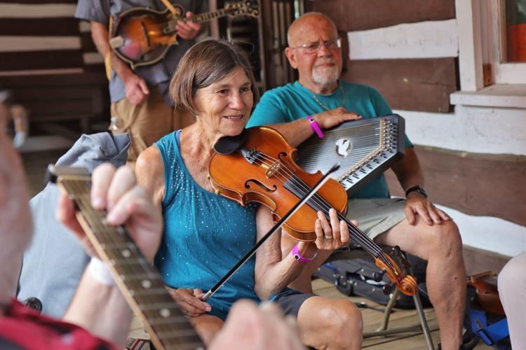 080522 string band 03.JPG