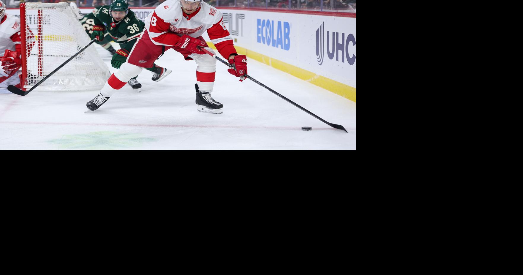 Detroit Red Wings sign Ben Chiarot to a 3-year, $11.55 million contract extension