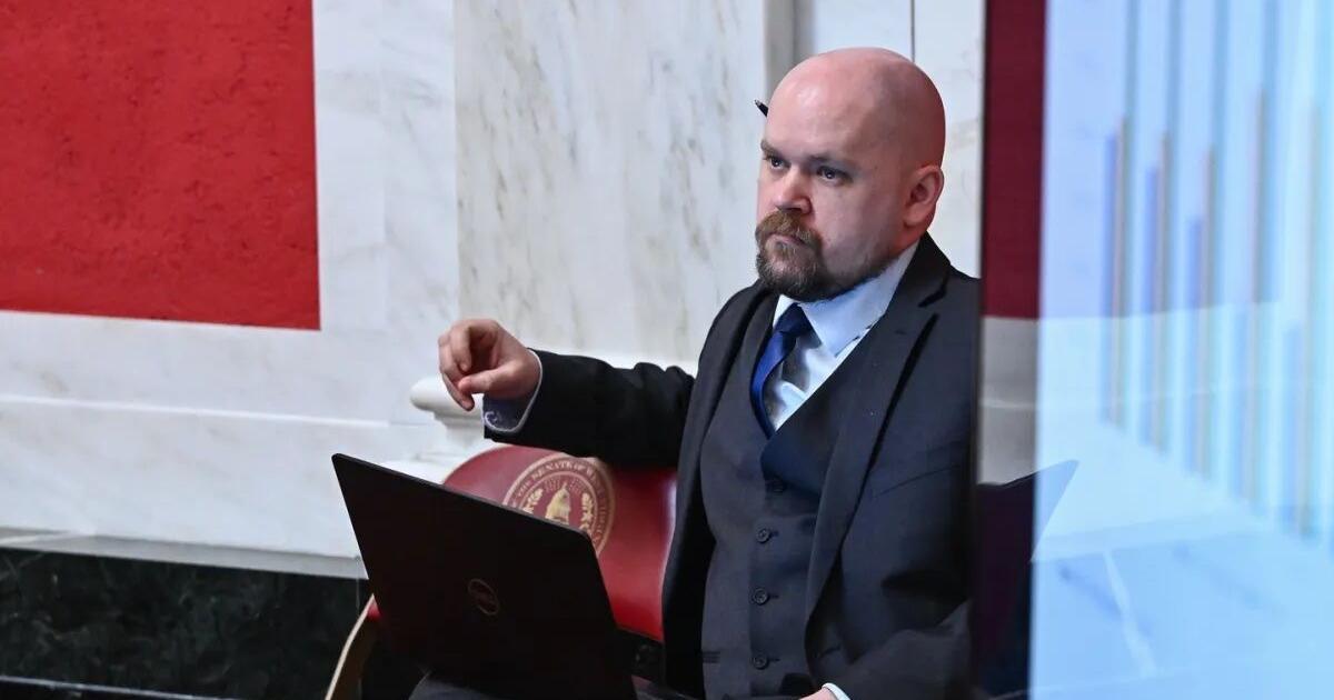 New testimony from top official describes widespread problems with West Virginia's child welfare system | State & Region - Vimarsana News