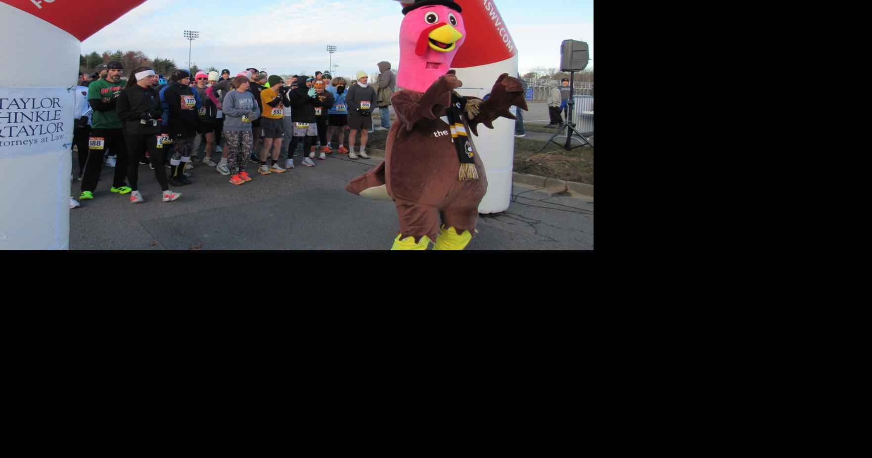Thanksgiving Day race draws crowd to sports complex
