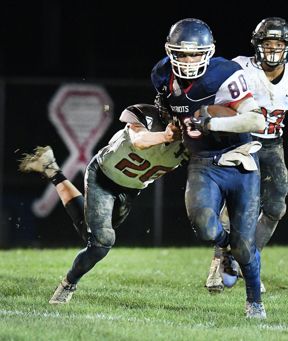 Patriots Beat Raiders In Inaugural Battle Of 76 With Gallery Sports Register Herald Com