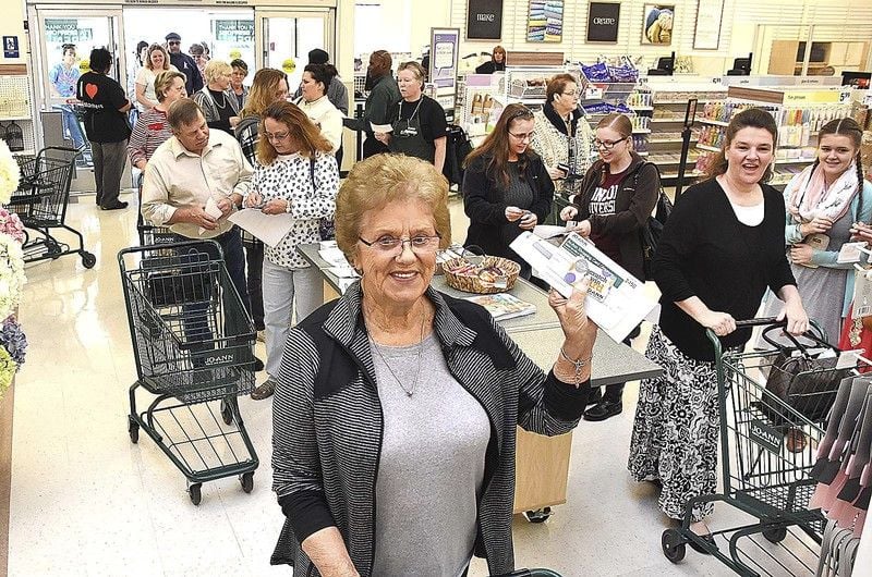 Jo Ann Fabric opening draws long line of seamstresses and crafters