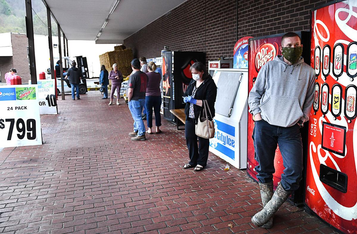 Goodson's Supermarket limits customers to 10 at one time News