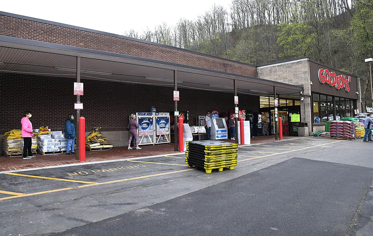 Goodson's Supermarket limits customers to 10 at one time News