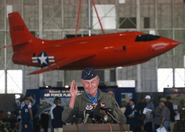 Chuck Yeager, 1st to break sound barrier, dies at 97 | News ...