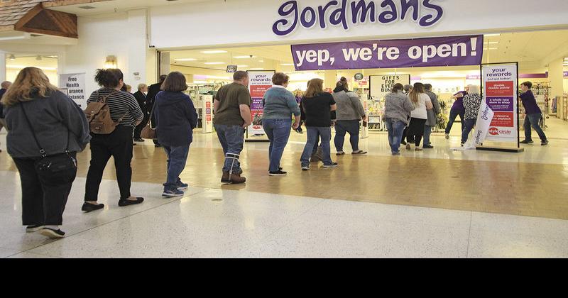 Customers throng to new Gordmans store | News | register ...