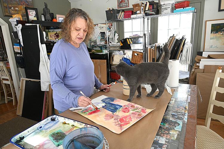 Local artist hangs exhibit at newspaper | Life | register-herald.com