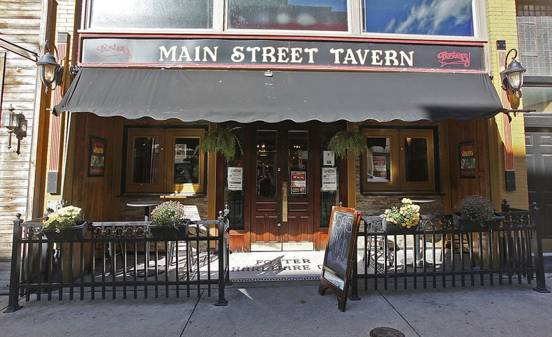 Wing It Wednesday - Foster's Main Street Tavern