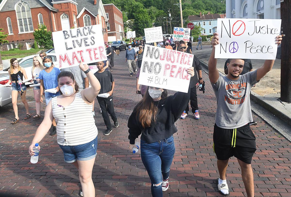 060920 Hinton Protesters 1.jpg