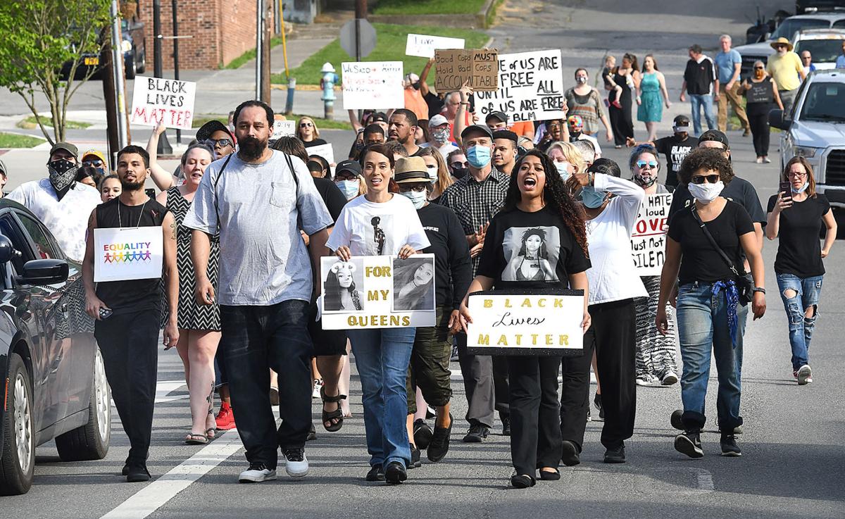 060920 Hinton Protesters 2.jpg