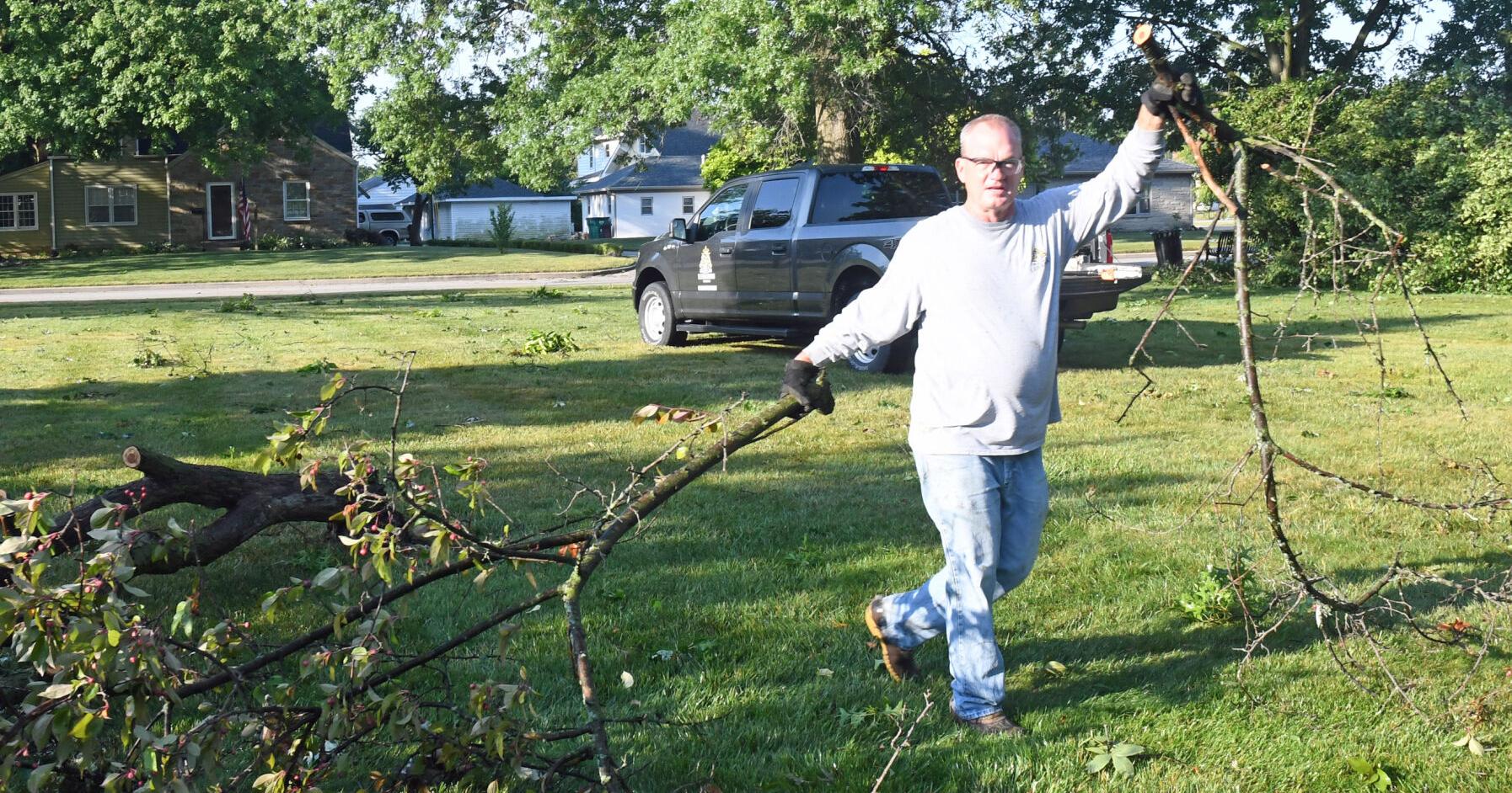 Storm crushes homes, knocks out power - Vimarsana News