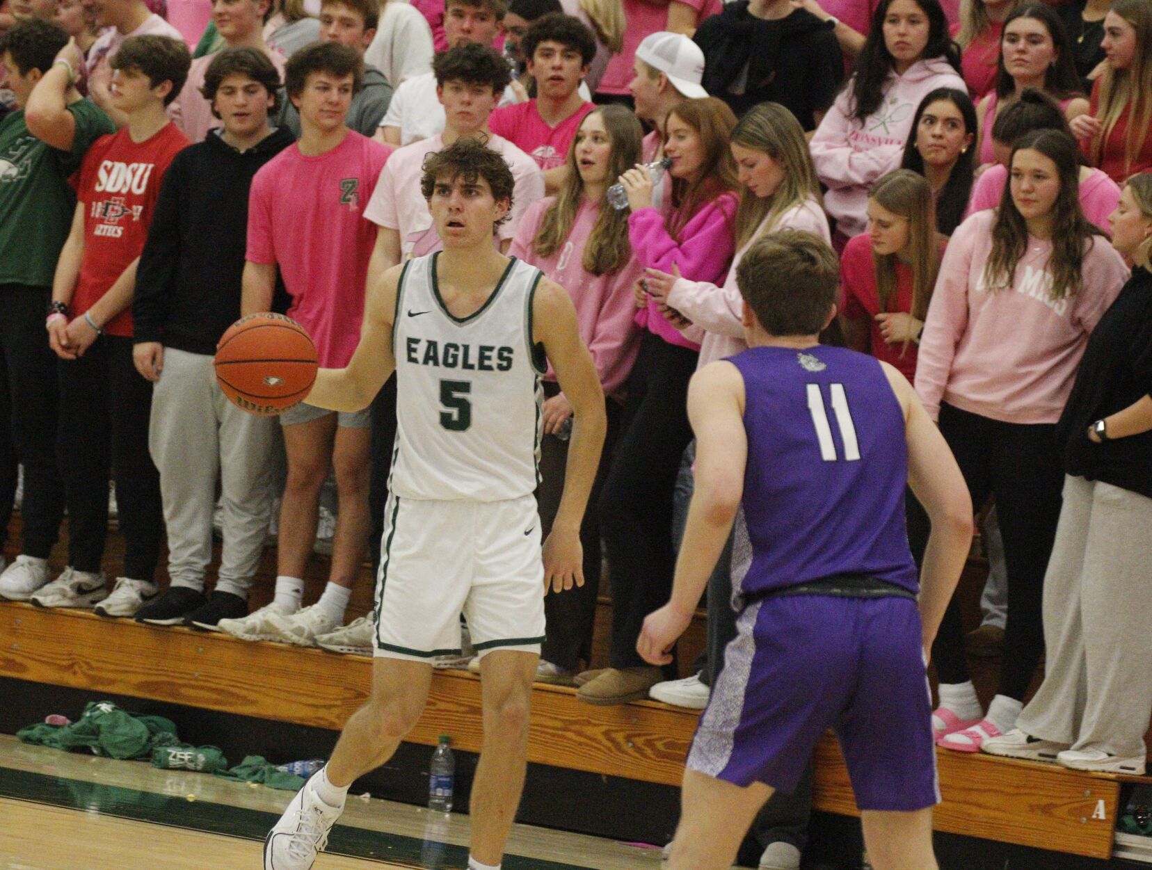 Zionsville Eagles’ Defensive Dominance Drives Win Over Brownsburg, 56-41