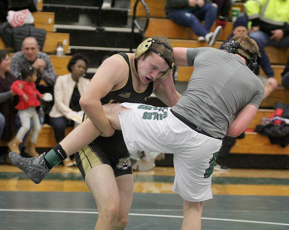 Zionsville handles Lebanon on mats, 59-15 Sports reporter picture