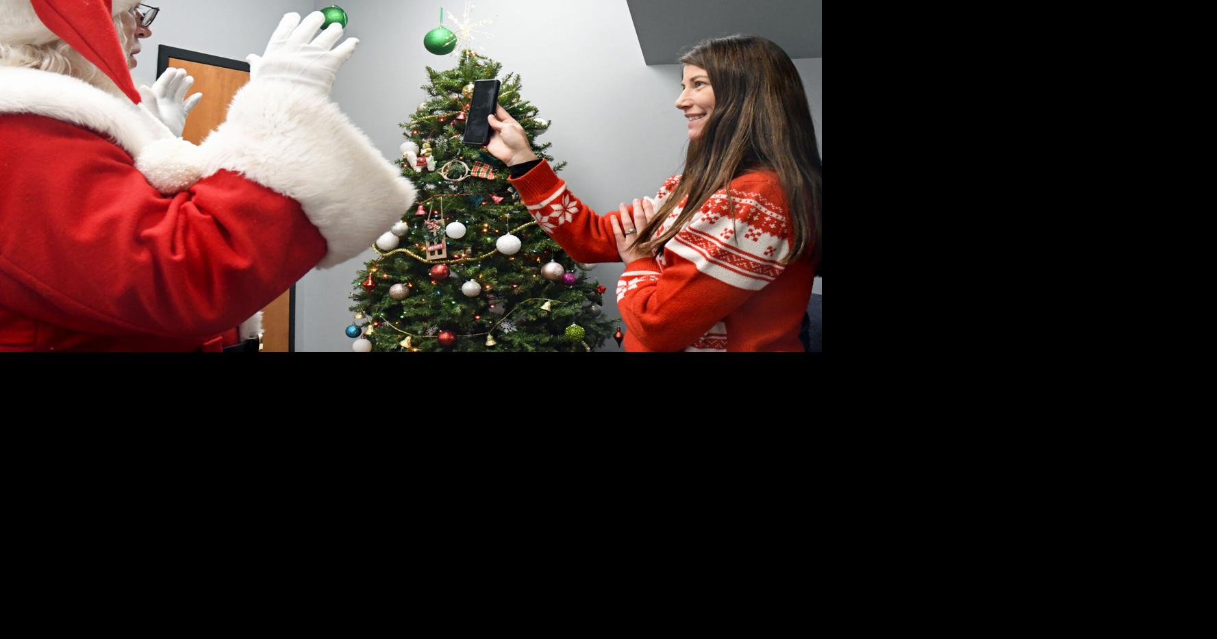 Freelance Santa spreads cheer among prosecutors | Local News | reporter.net
