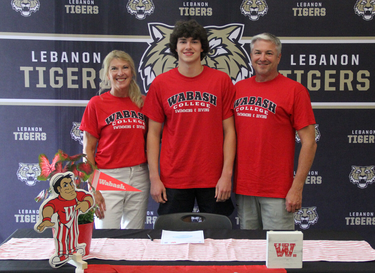 Lebanon’s Goff signs with Wabash