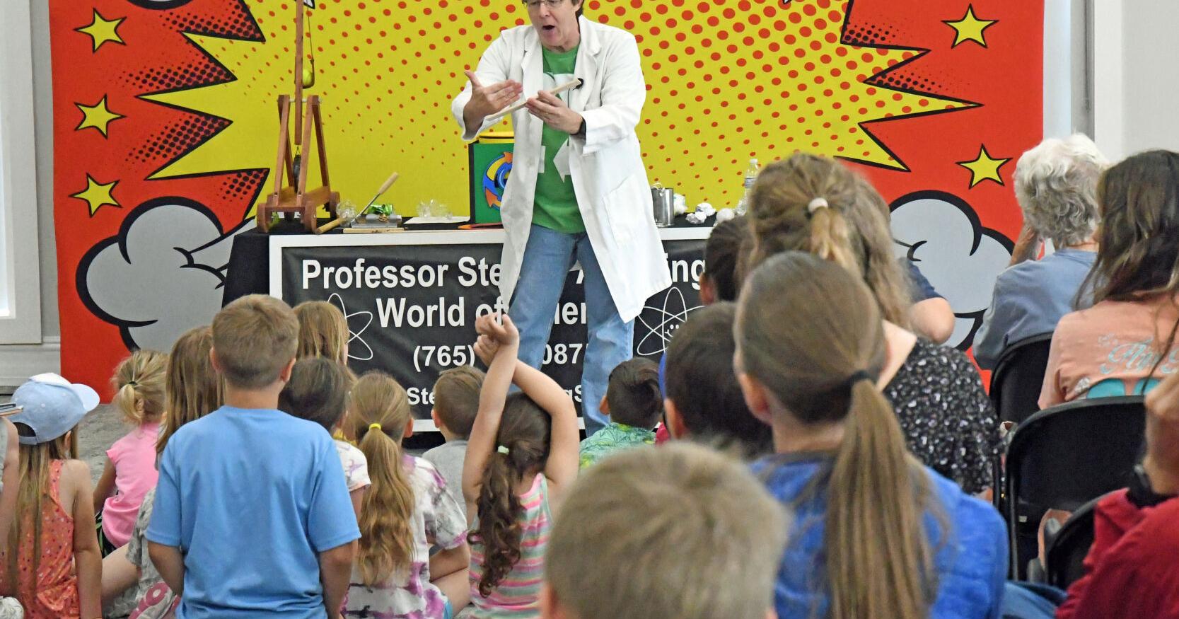 Professor Steve's science charms children at the Lebanon Public Library - Vimarsana News