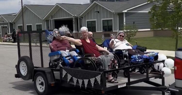 Senior community celebrates Indy 500 - Vimarsana News