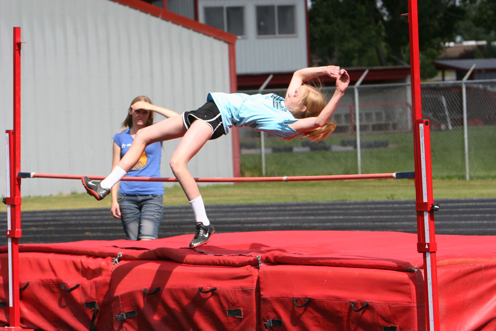 youth track spikes