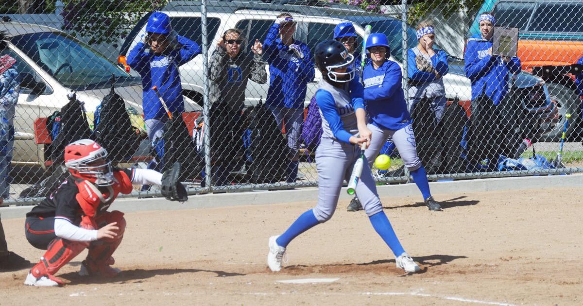 Diggers softball takes out Cougars to advance to district championship ...