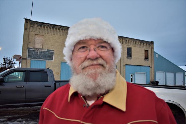 Ashton lights Christmas tree, holds Christmas parade Rexburg