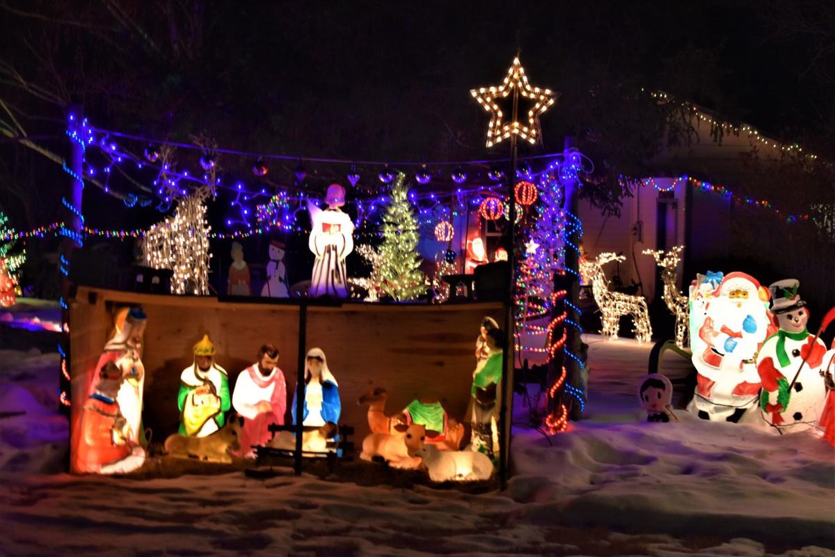 Ashton lights Christmas tree, holds Christmas parade Rexburg