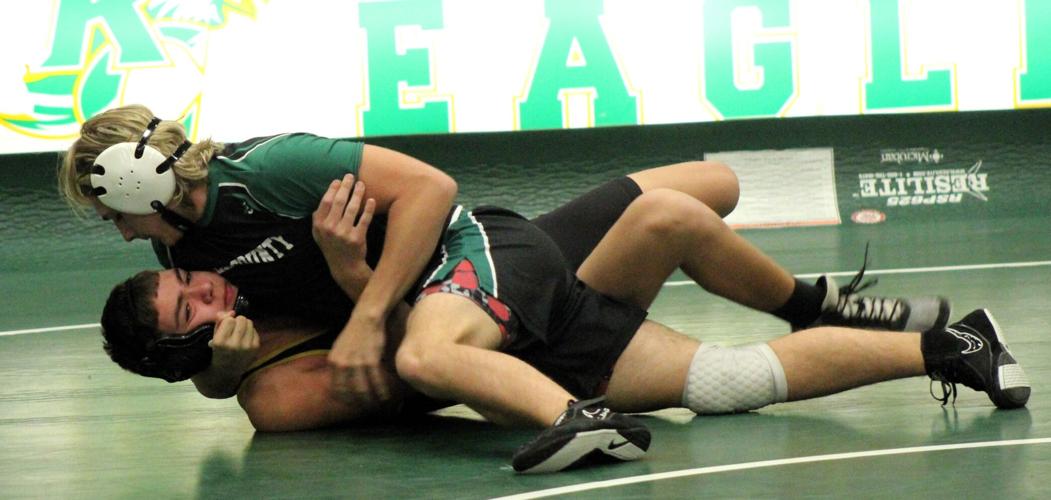 Rhea wrestlers slip by Cumberland | Sports | rheaheraldnews.com