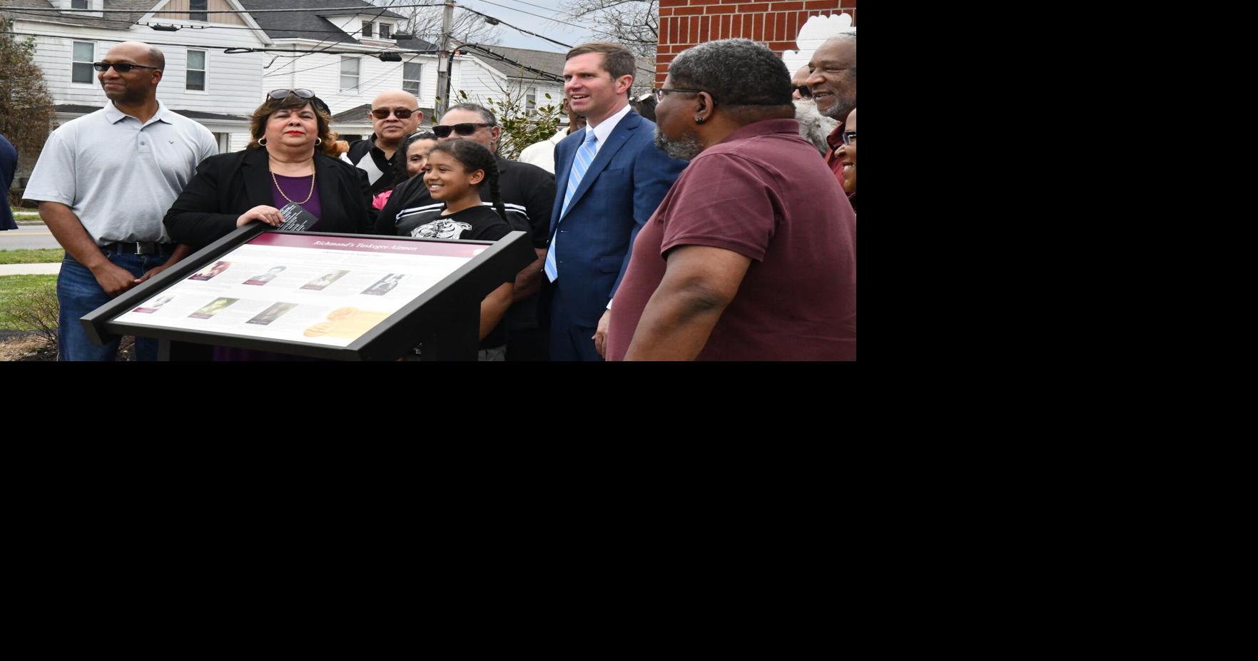 Marker honoring local Tuskegee Airmen members unveiled at library ...