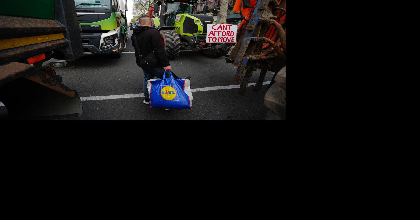 Fuel protests disrupt Ireland as over a third o…