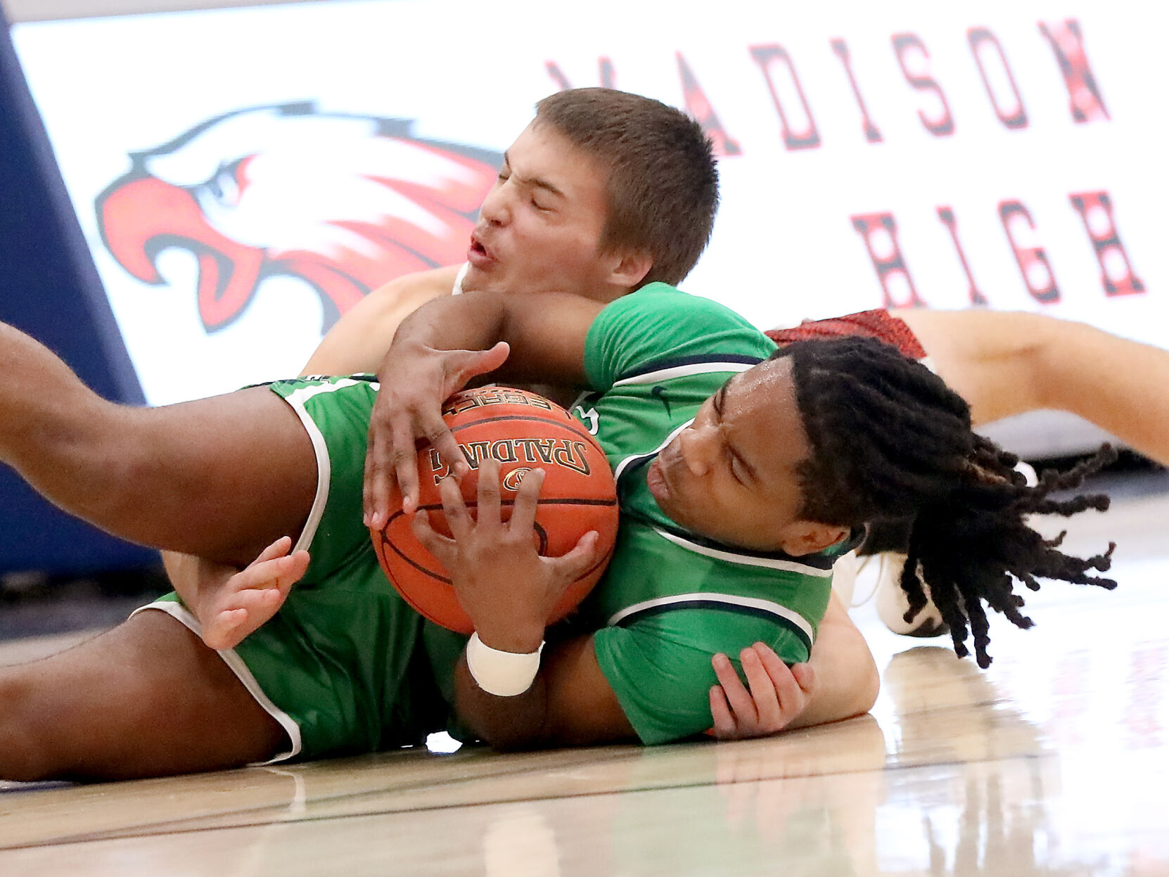 High School Basketball Round-up: Great Crossing Secures Victory with Strong Performance