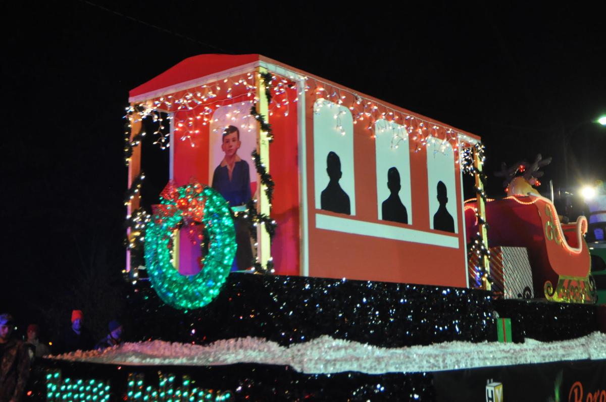 an elaborate float decked out like the polar express featuring characters from the movie saturday night at bereas 31st annual twilight christmas parade - How To Decorate A Float For A Christmas Parade an elaborate float decked out like the polar express featuring characters from the movie saturday night at bereas 31st annual twilight christmas parade - How To Decorate A Float For A Christmas Parade