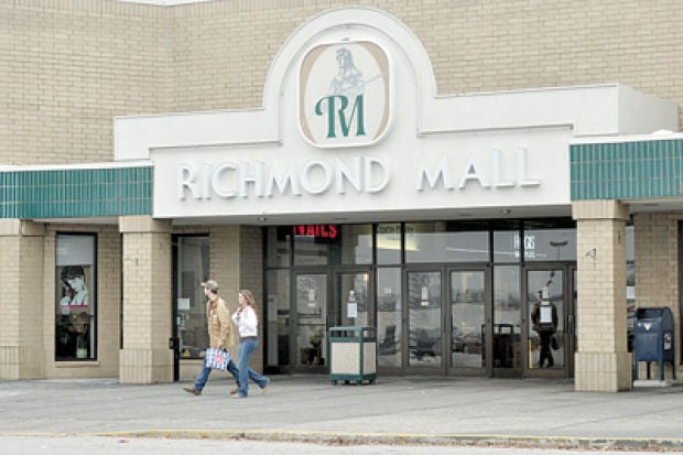 Richmond mall clearance shoe stores