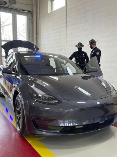 roadster tesla police car 2022