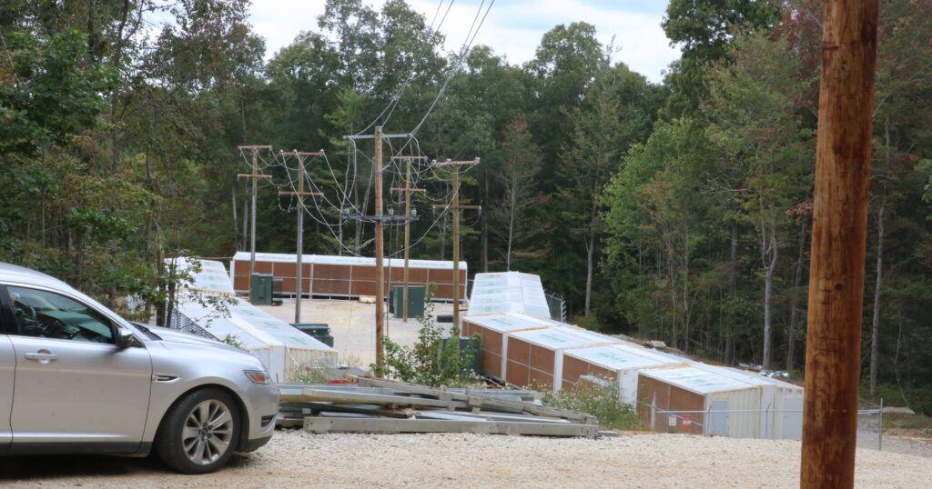 In a rural Kentucky community, the roar of a suspected crypto 'mine' never ends | Kentucky - Vimarsana News