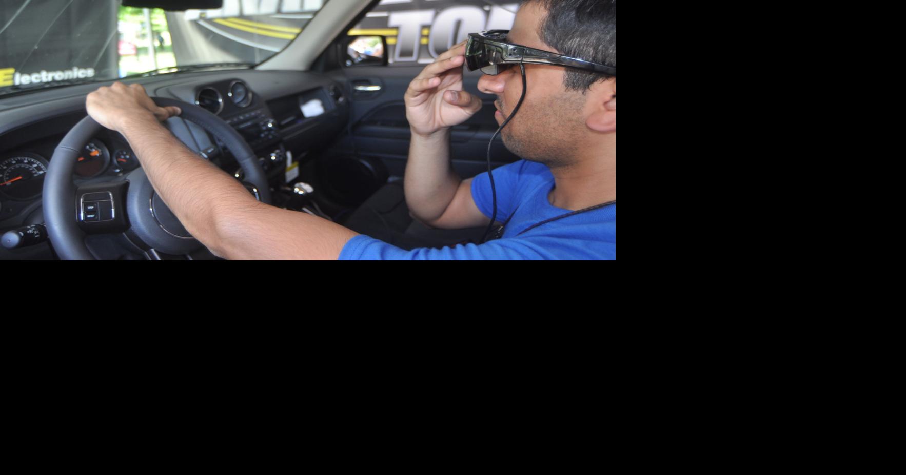 Simulator shows students perils of distracted, drunk driving | News ...
