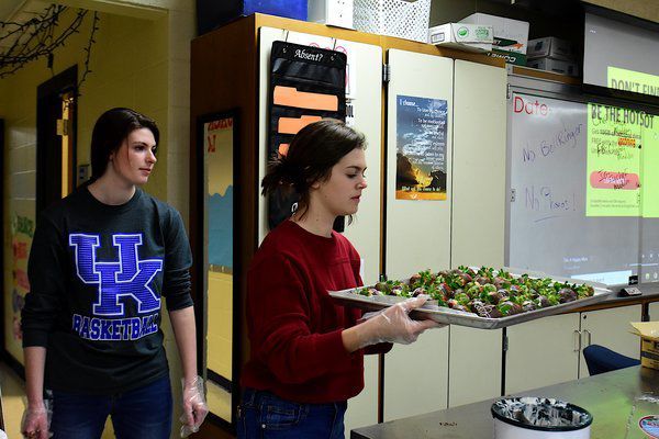 Madison Southern FCCLA hosts chocolate covered strawberry fundraiser