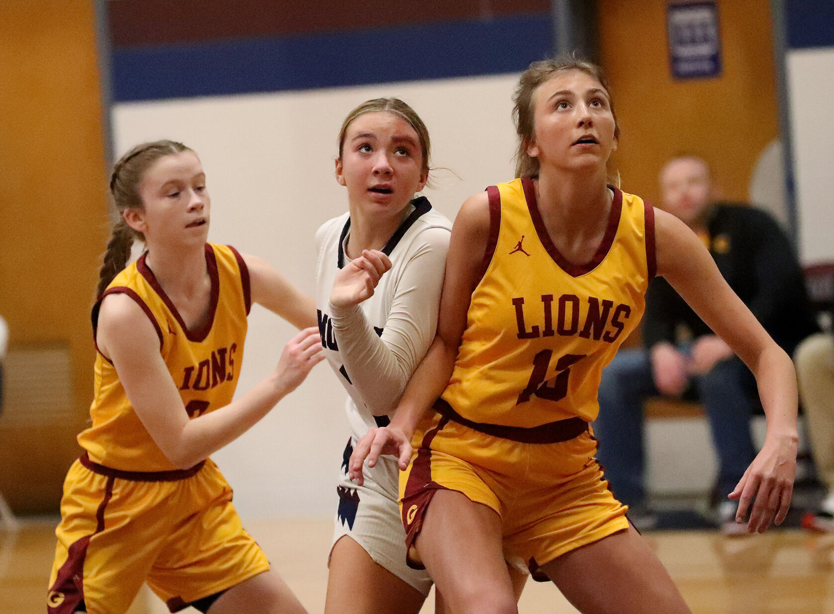 HIGH SCHOOL GIRLS HOOPS: Lady Indians top Station; Model rally falls short