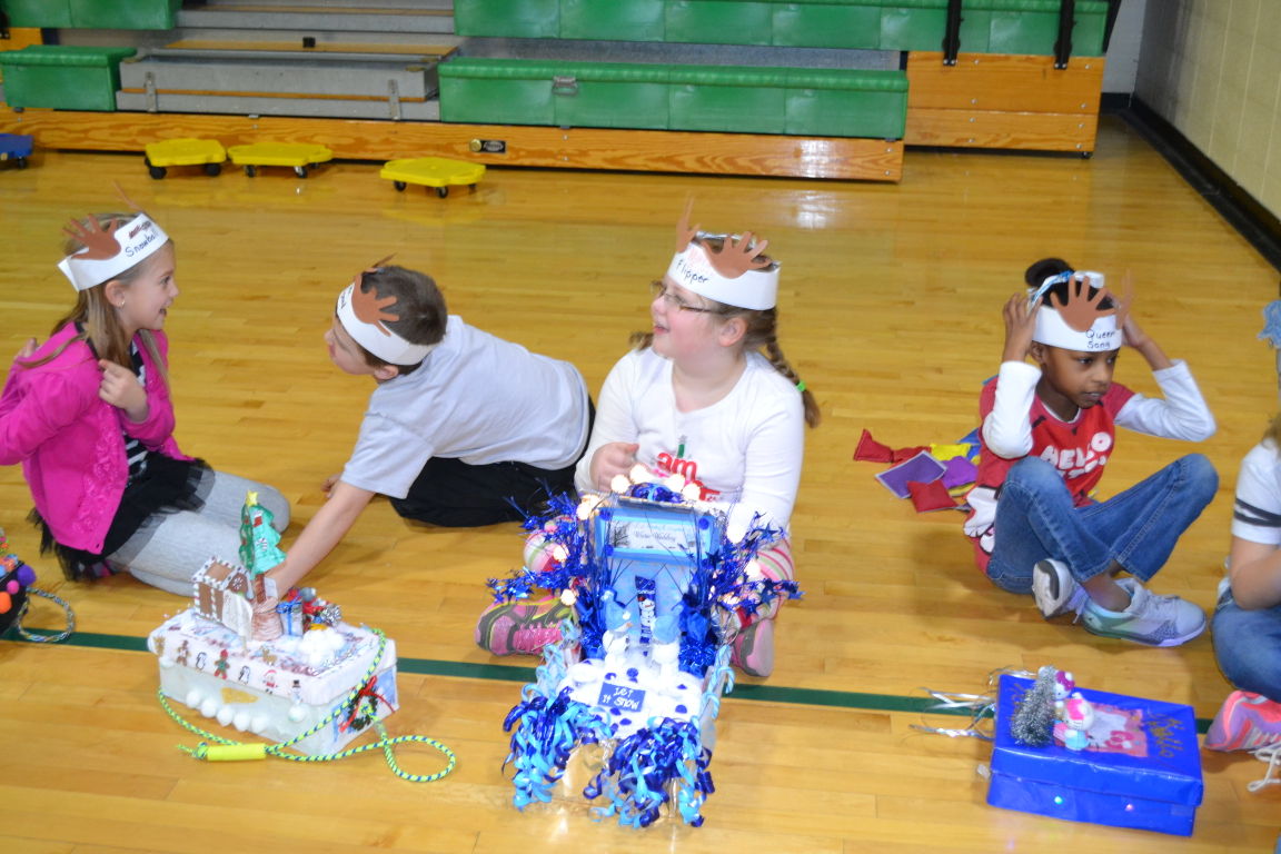 Shoebox Christmas Floats Parade Through Daniel Boone Elem Local