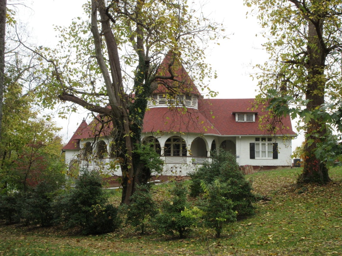 Michigan's Creepiest House Has a Sad Eerie Past Behind Its Doors