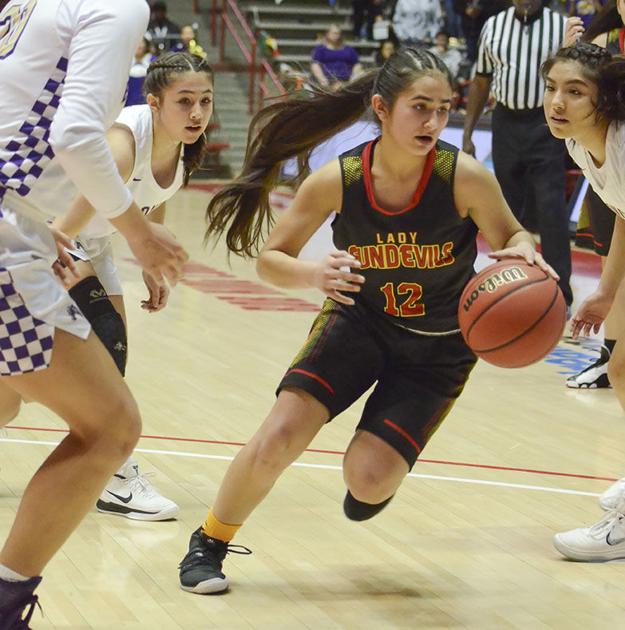 Espanola S Run Ends At Hands Of Kirtland Central Sports