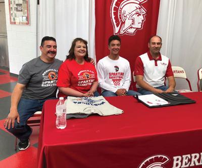 Northern Signs 2 Of State S Top Prep Players Sports