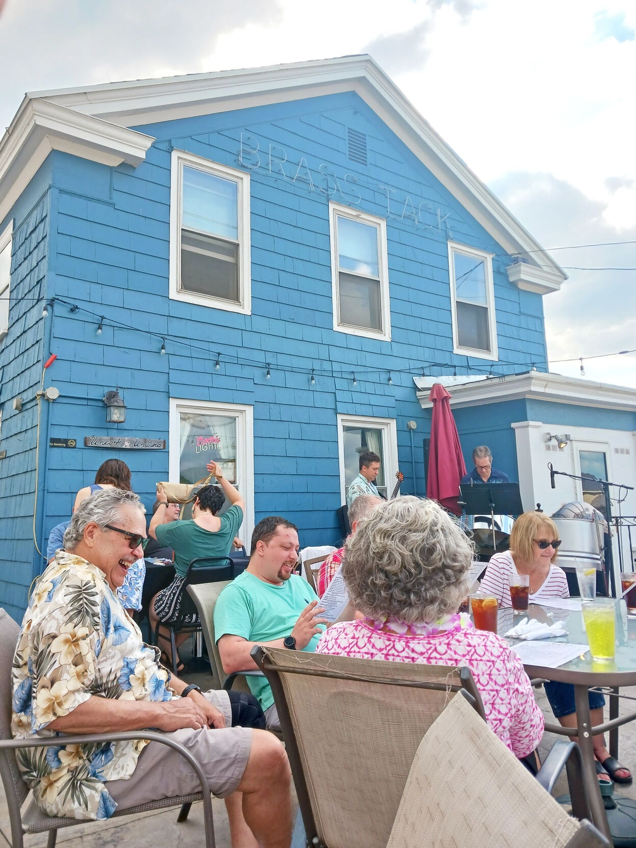 MV Diners, Dives and Drive-ins: Whitey's Brass Tack in Frankfort