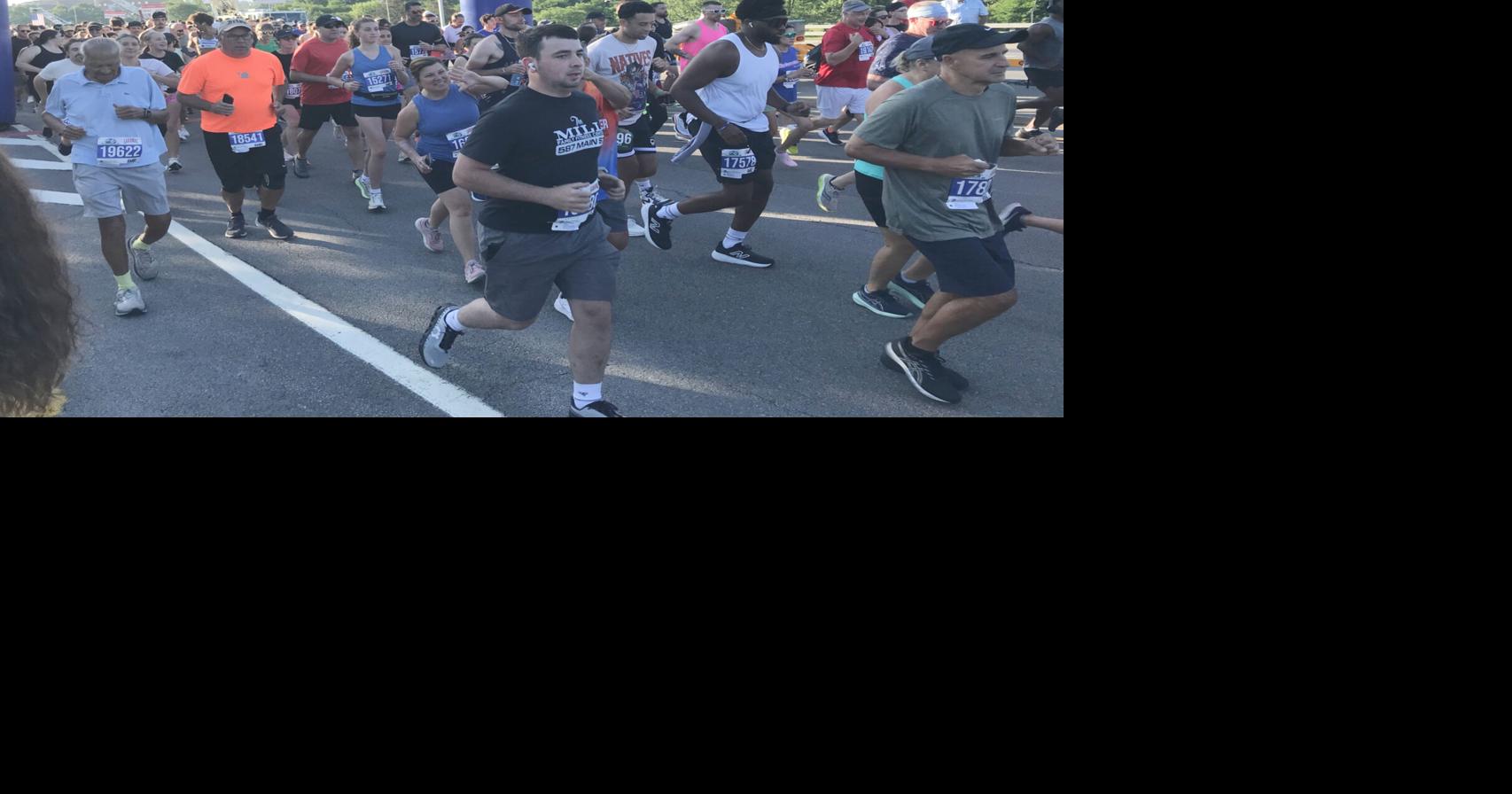 AN EXCITING WAY TO START THE DAY Thousands kick off Boilermaker race day in 5K