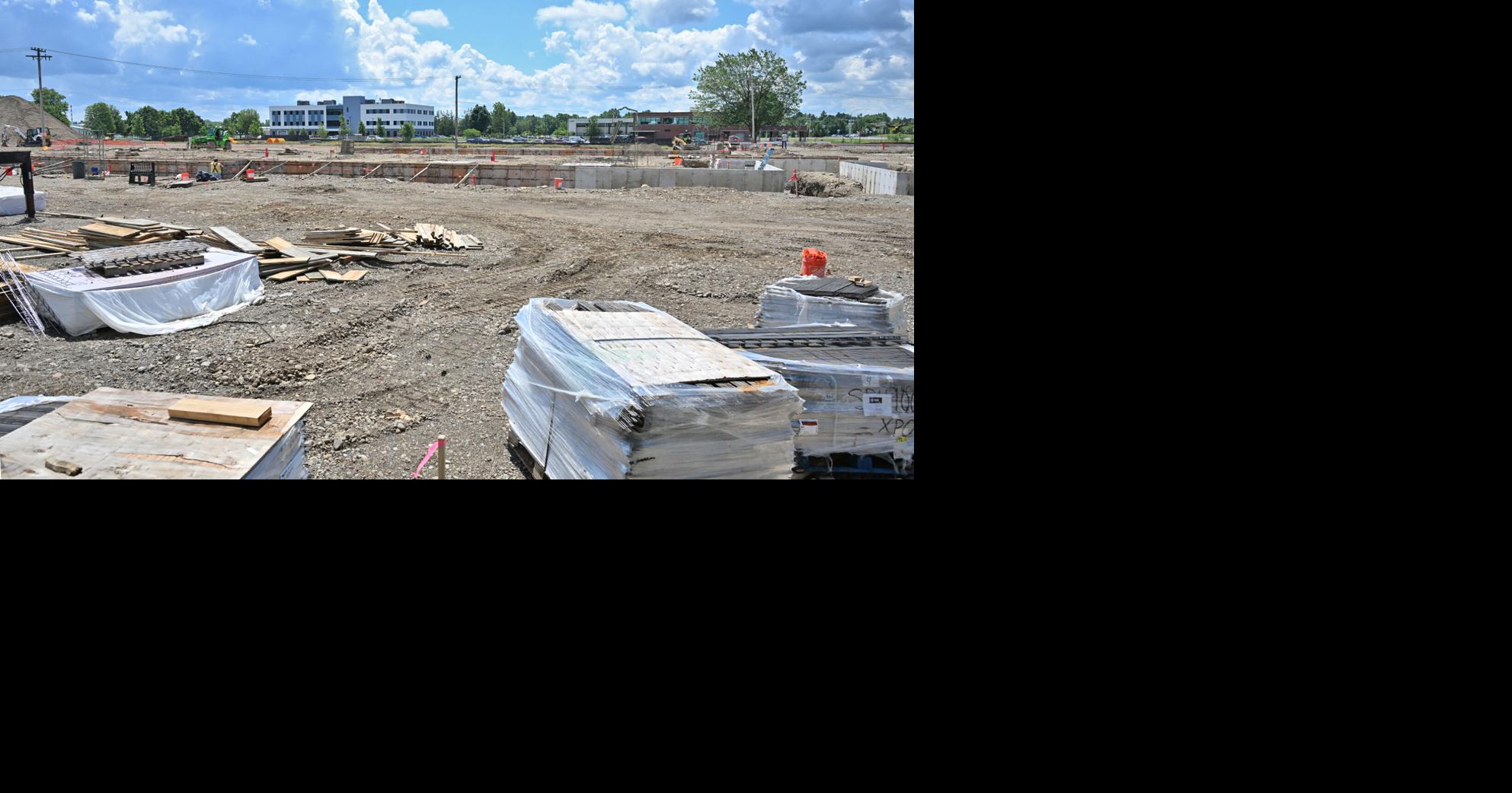 Check out the progress on the new MetLife building coming to Rome